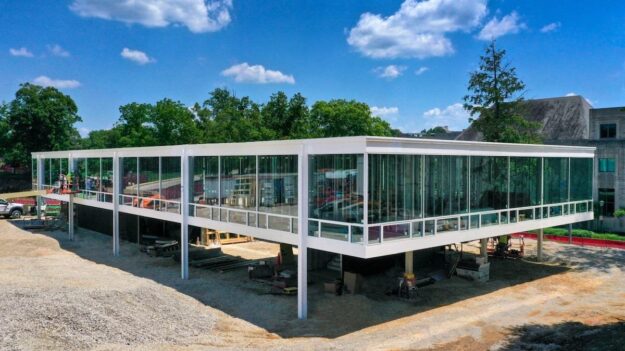 edificio-de-mies-van-der-rohe-en-eskenazi-school-of-art-architecture-design-universidad-de-indiana-por-thomas-phifer-and-partners_1b998e66_1200x674